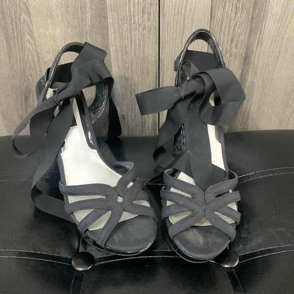 White House Black Market Black Ankle Bow Ribbon Open Toe Wedge Shoes Womens 6.5M